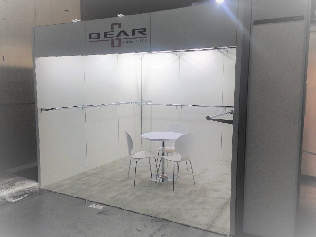 10x10 trade show booth