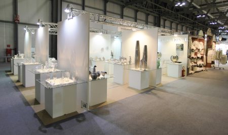 seven benefits of exhibiting at a trade show for your business